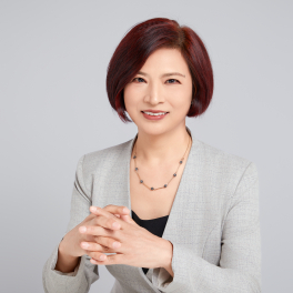 岳平,中国心理学会注册系统助理心理师（ZX-24-186） 国际聚焦协会认证聚焦取向心理咨询师（FOT）
 中德舞动®治疗师（CDMTA） 眼动脱敏EMDR咨询师 国家高级心理咨询师 ,情绪管理、人际关系、个人成长